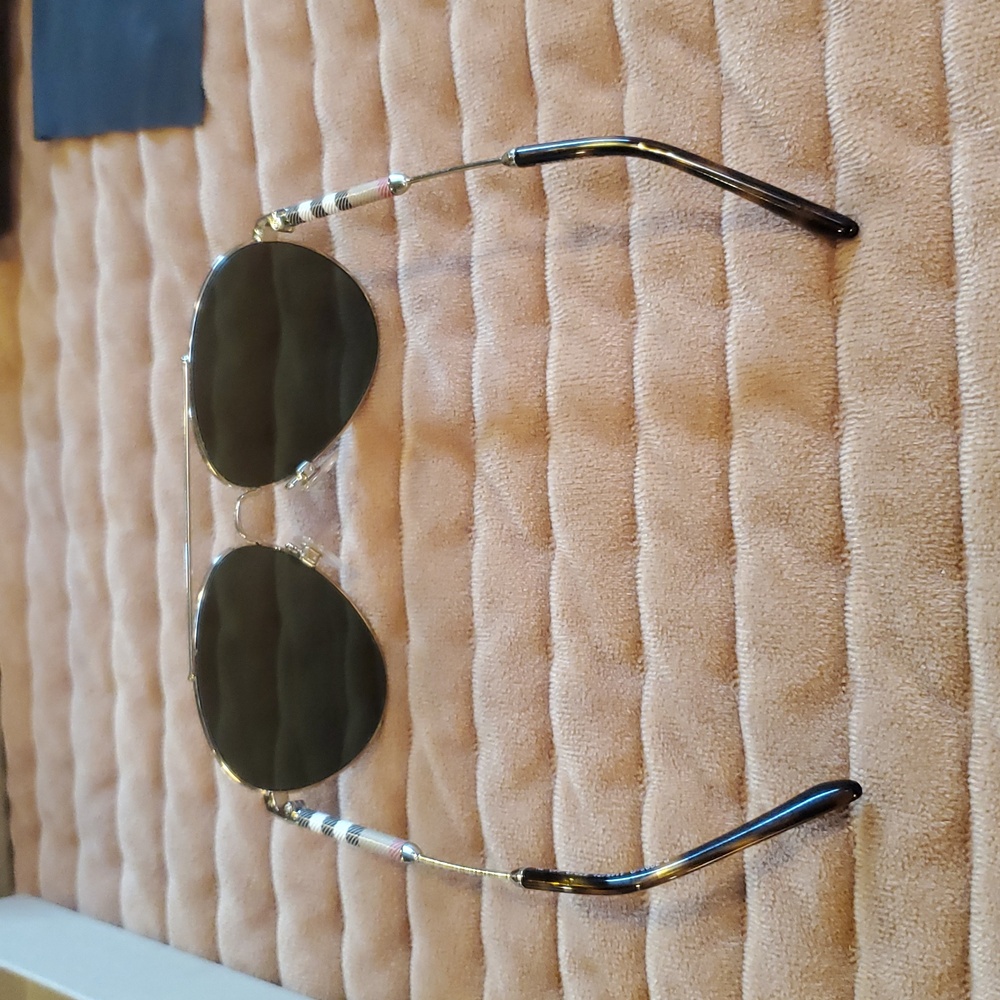 Burberry Black Sunglasses with Case and Cloth - Picture 3 of 5